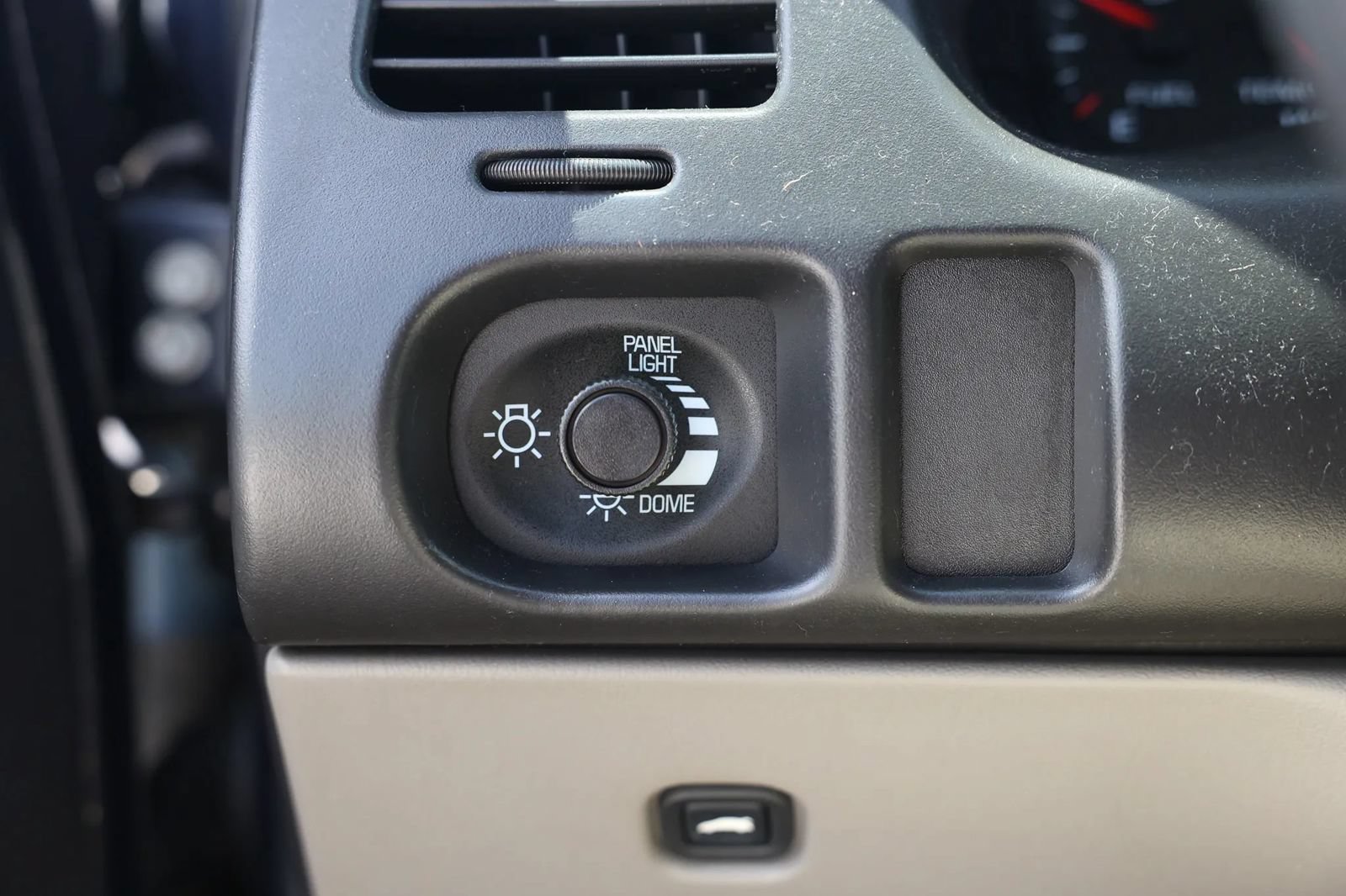 Used 2002 Chevrolet Monte Carlo LS w/ Preferred Equipment Group 1 FWD image 42