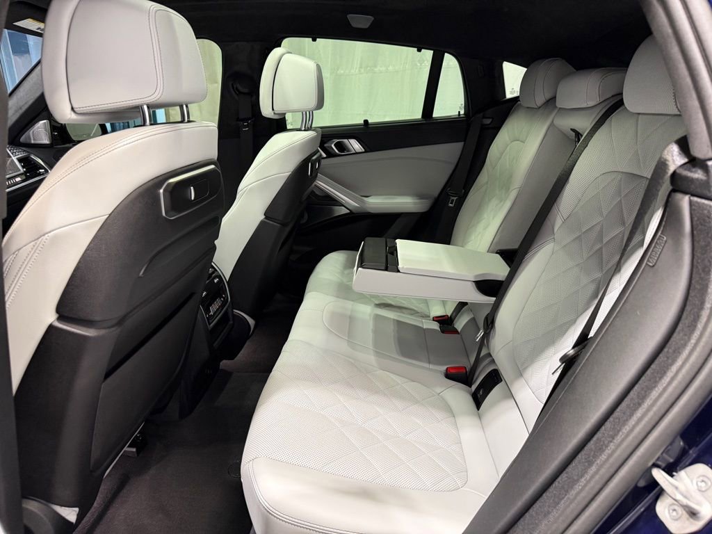 Used 2024 BMW X6 M60i w/ Dynamic Handling Package image 16
