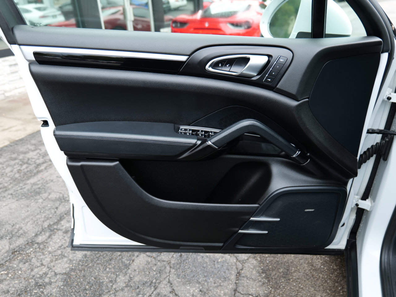 Used 2016 Porsche Cayenne image 13