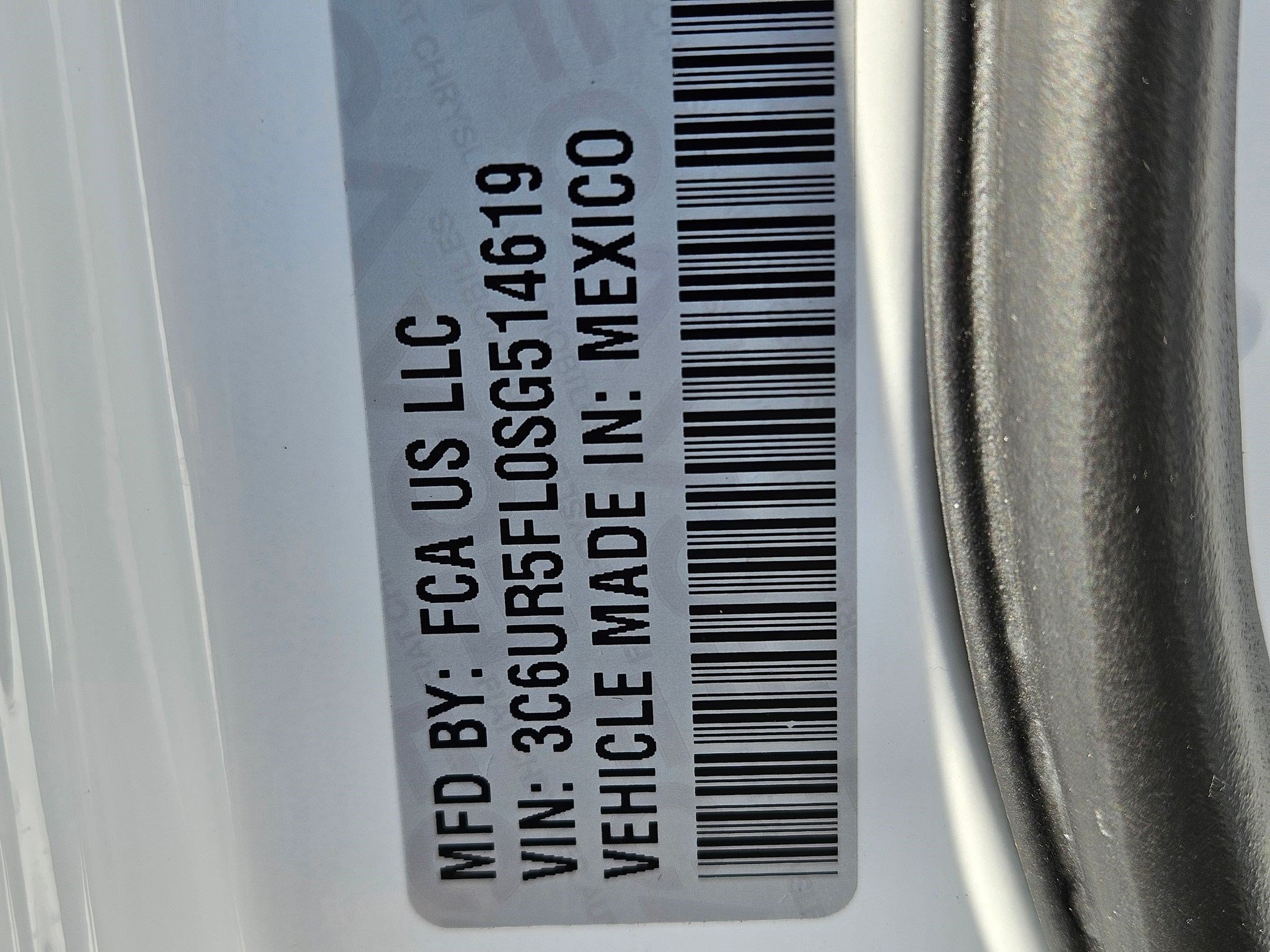 Used 2025 RAM 2500 Laramie AWD/4WD image 36