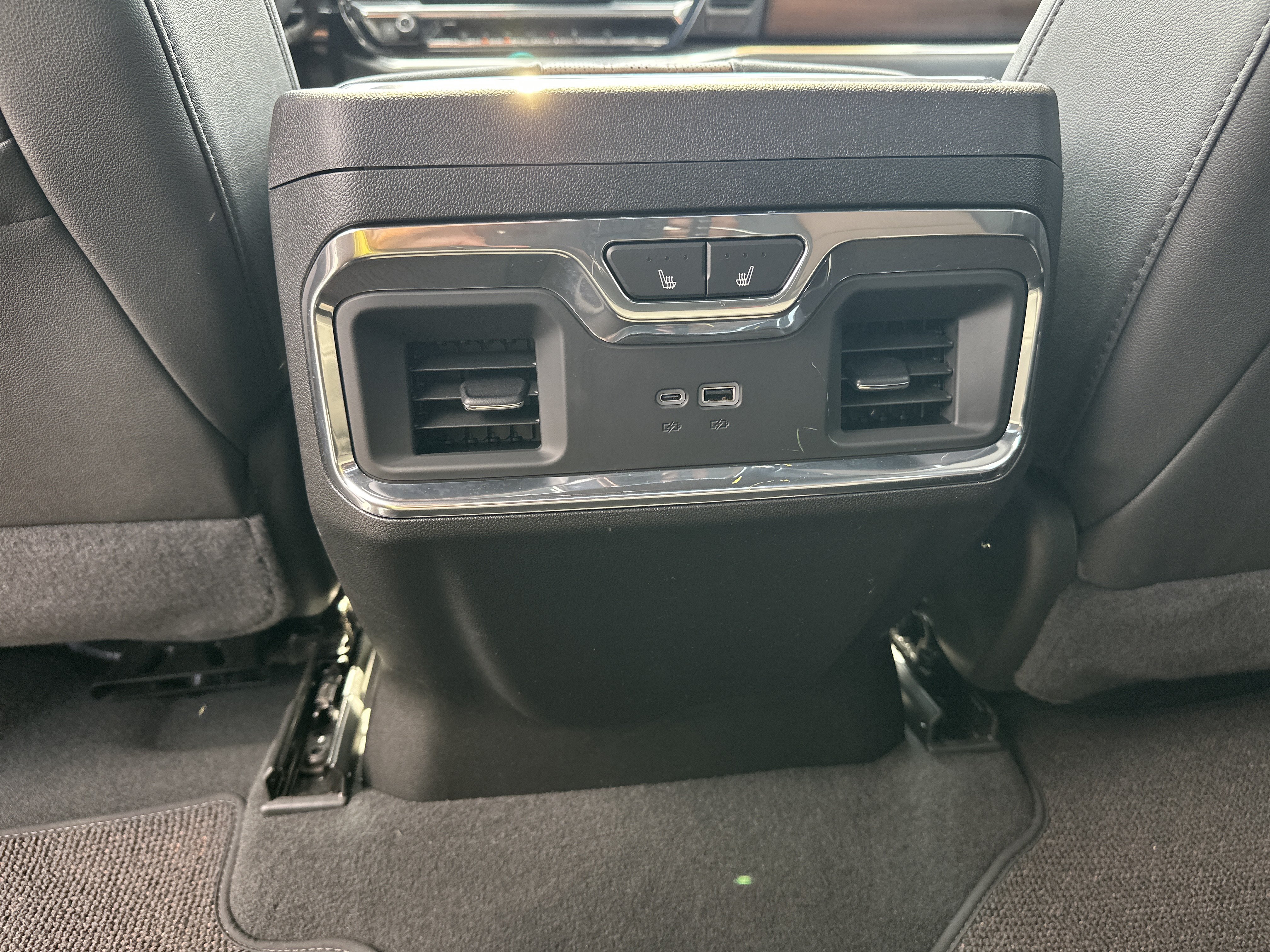 Used 2024 Chevrolet Silverado 3500 High Country w/ High Country Premium Package AWD/4WD image 23
