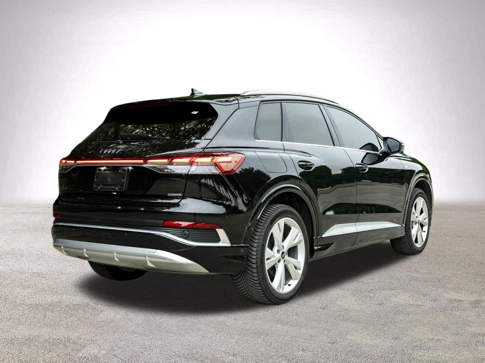Used 2023 Audi Q4 e-tron Premium Plus AWD/4WD image 7
