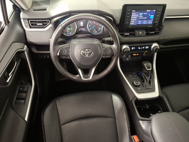 Used 2022 Toyota RAV4 XLE Premium AWD/4WD image 2