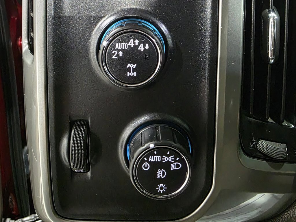 Used 2018 Chevrolet Silverado 1500 LTZ w/ Sport Package image 38