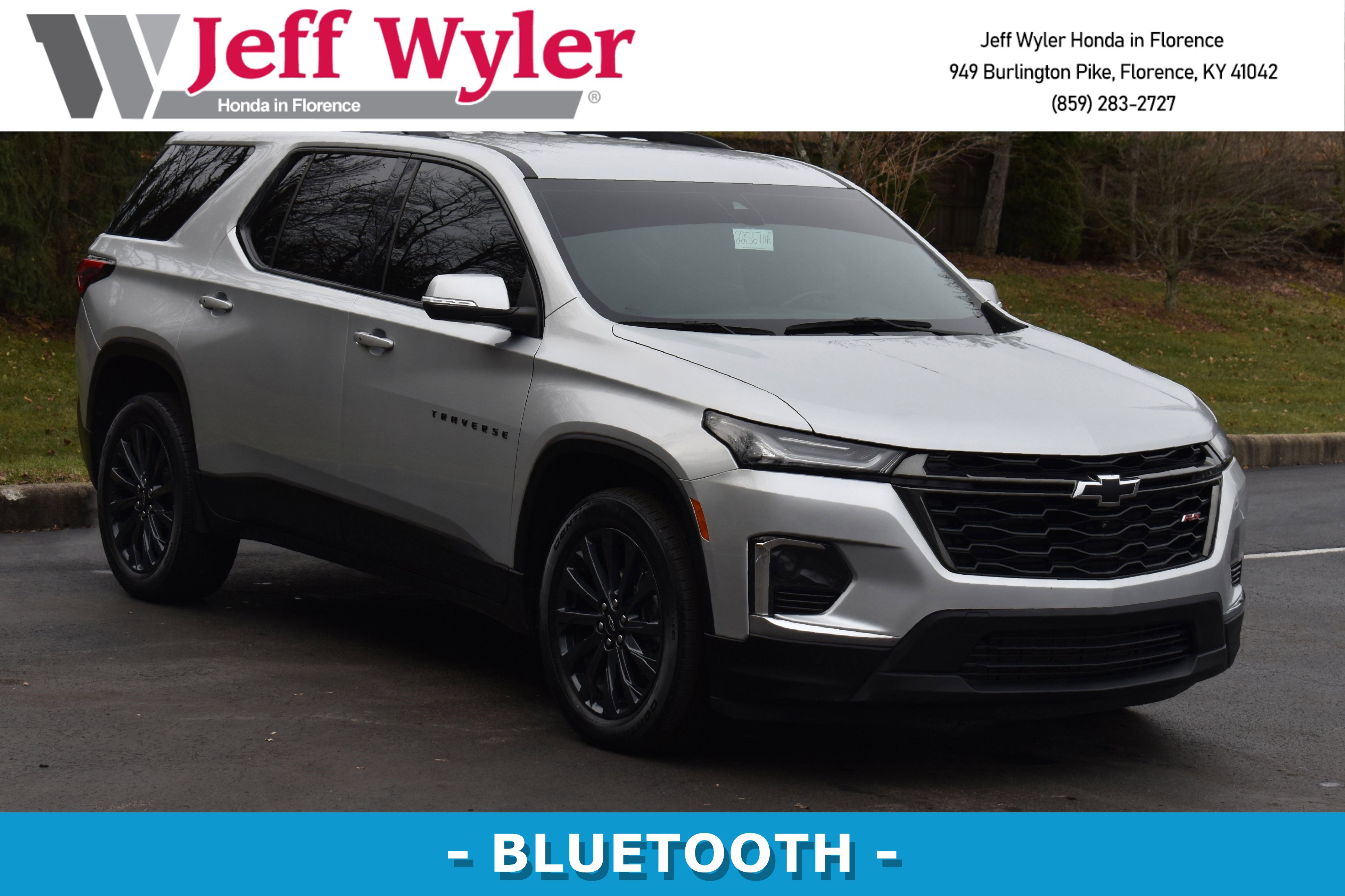 Used 2022 Chevrolet Traverse RS image 1