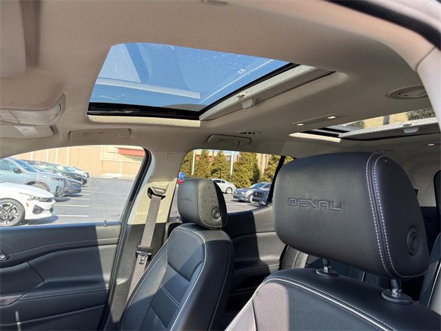 Used 2021 GMC Acadia Denali w/ Denali Ultimate Package image 15