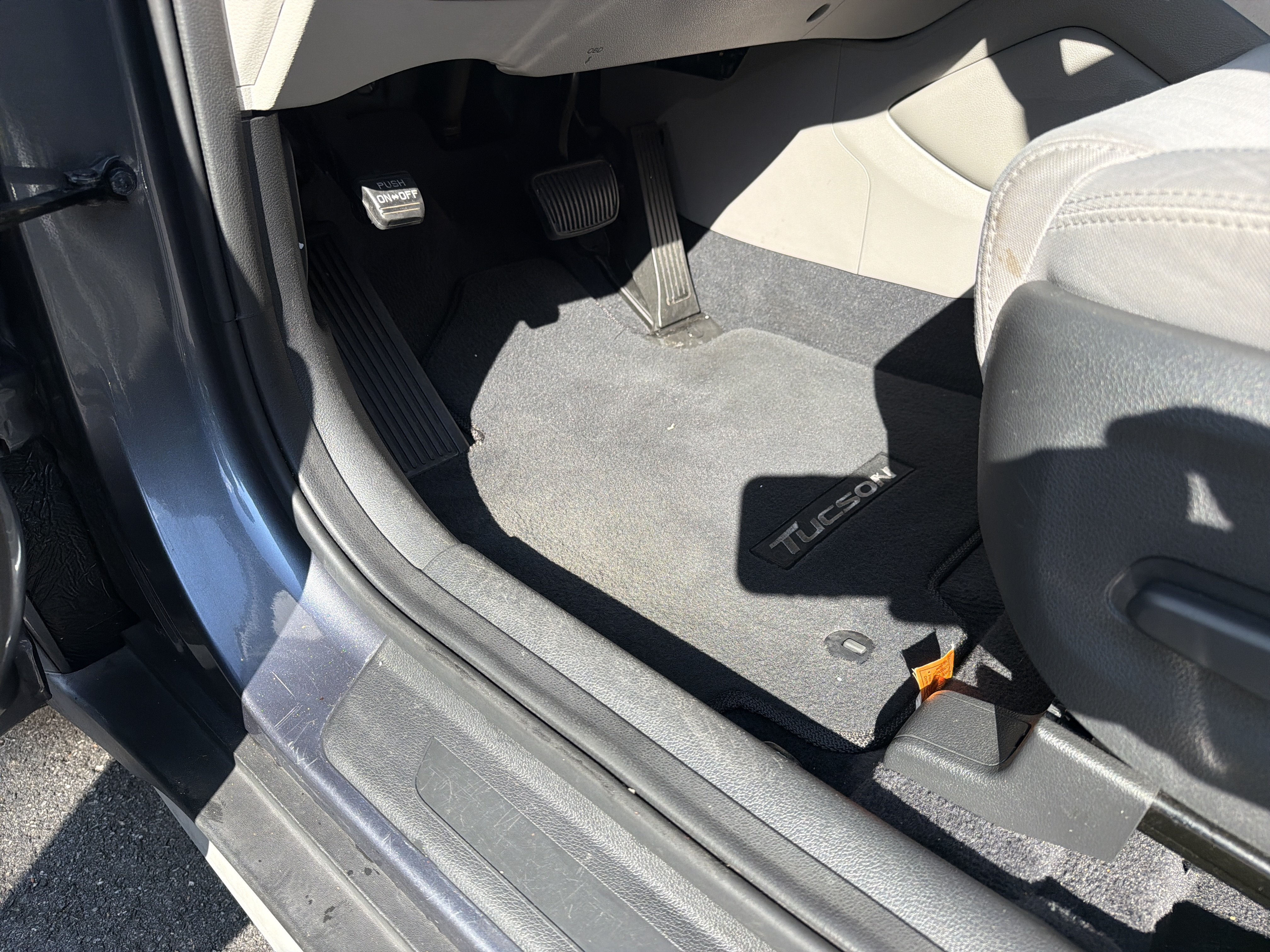 Used 2018 Hyundai Tucson Value w/ Cargo Package FWD image 17