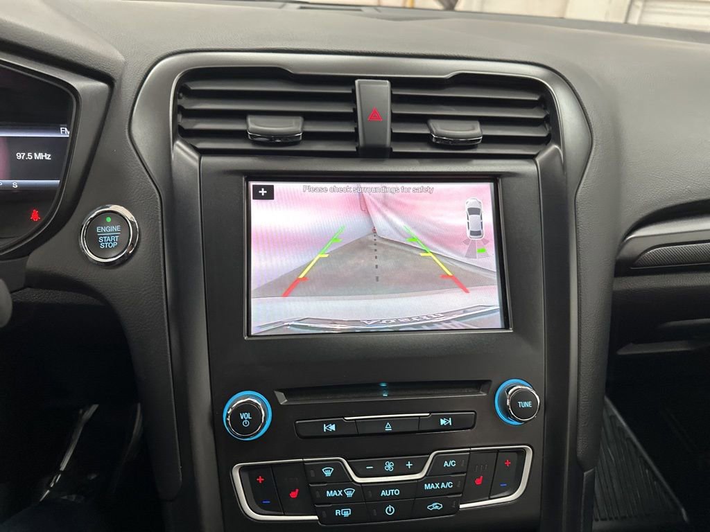 Used 2018 Ford Fusion SE w/ Equipment Group 201A image 15