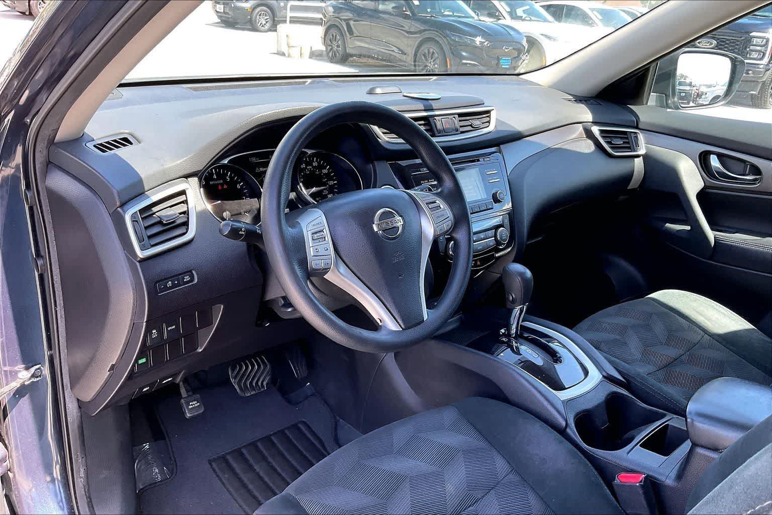 Used 2016 Nissan Rogue SV FWD video 2