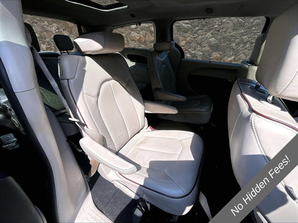 Used 2019 Chrysler Pacifica Limited FWD image 25