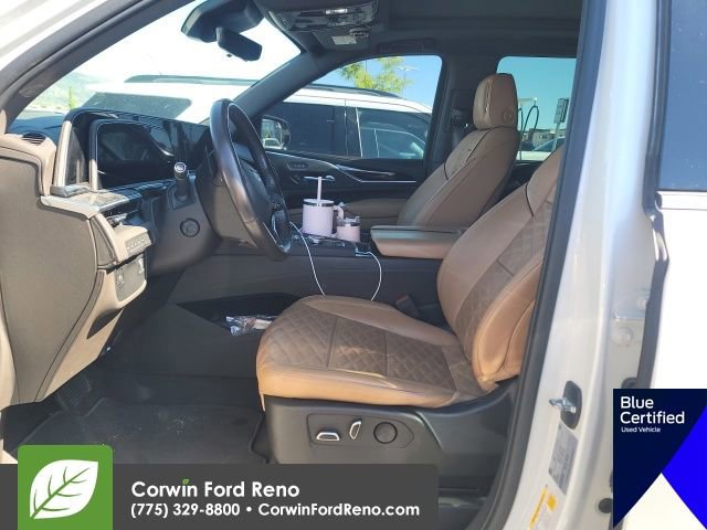 Used 2022 Cadillac Escalade Premium Luxury AWD/4WD image 11