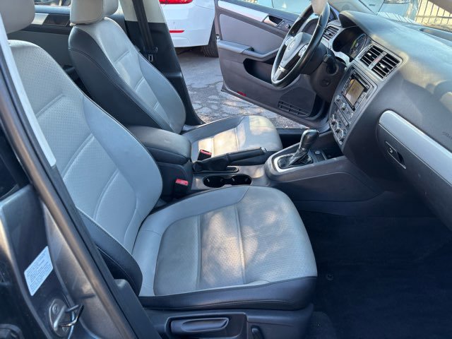 Used 2013 Volkswagen Jetta Hybrid Sedan image 16