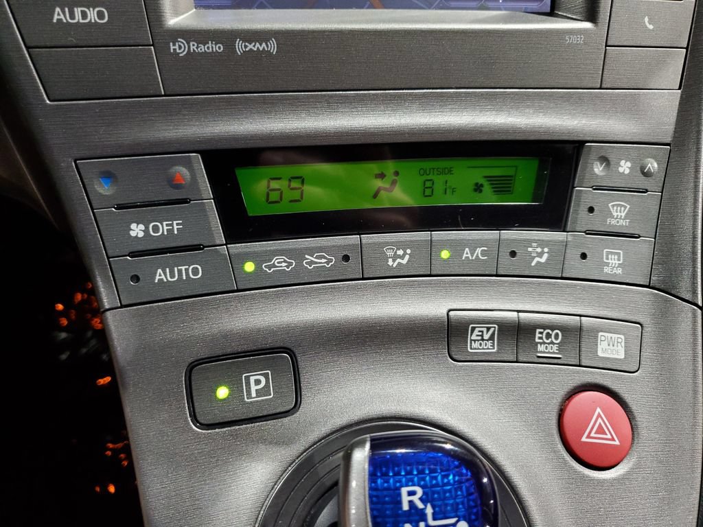 Used 2013 Toyota Prius Persona Series FWD image 31