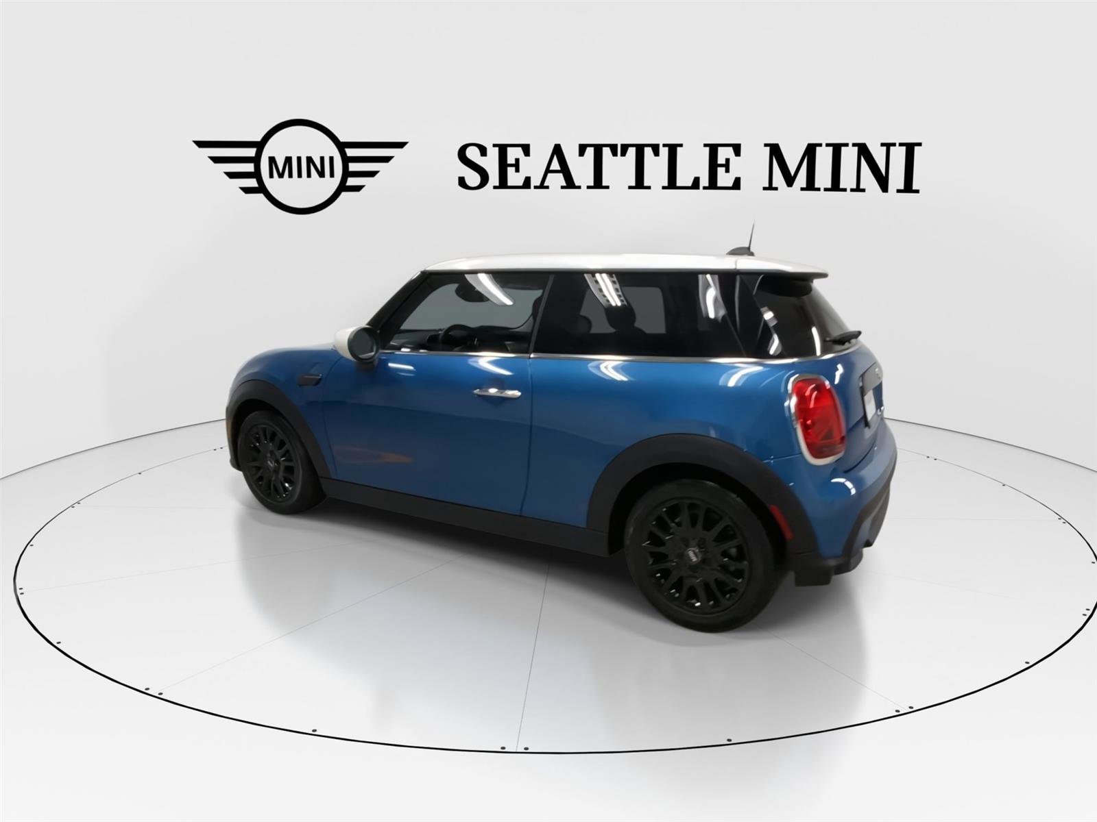 Used 2022 MINI Cooper 2-Door Hardtop FWD image 8
