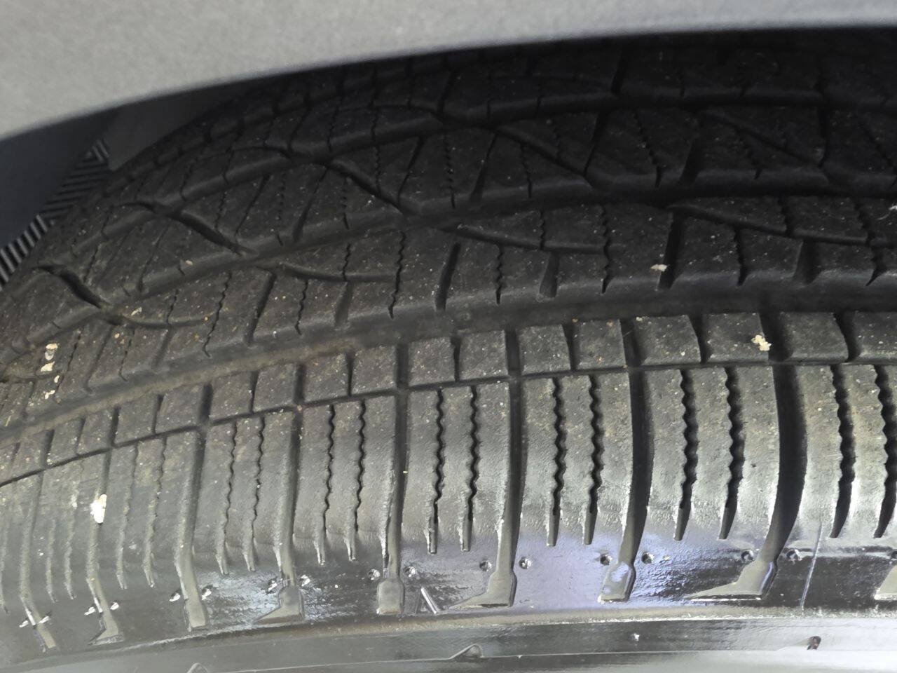 Used 2012 Buick Enclave Premium FWD image 34