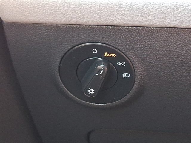 Certified 2022 Volkswagen Taos SEL AWD/4WD image 31