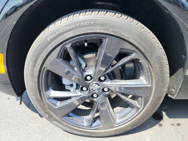 Used 2024 Buick Envision Sport Touring image 10