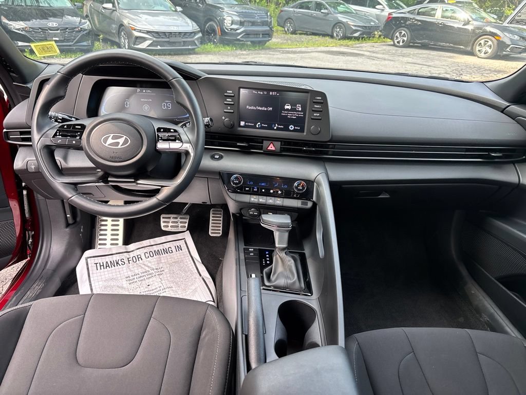 Used 2025 Hyundai Elantra Sport w/ Cargo Package FWD image 15