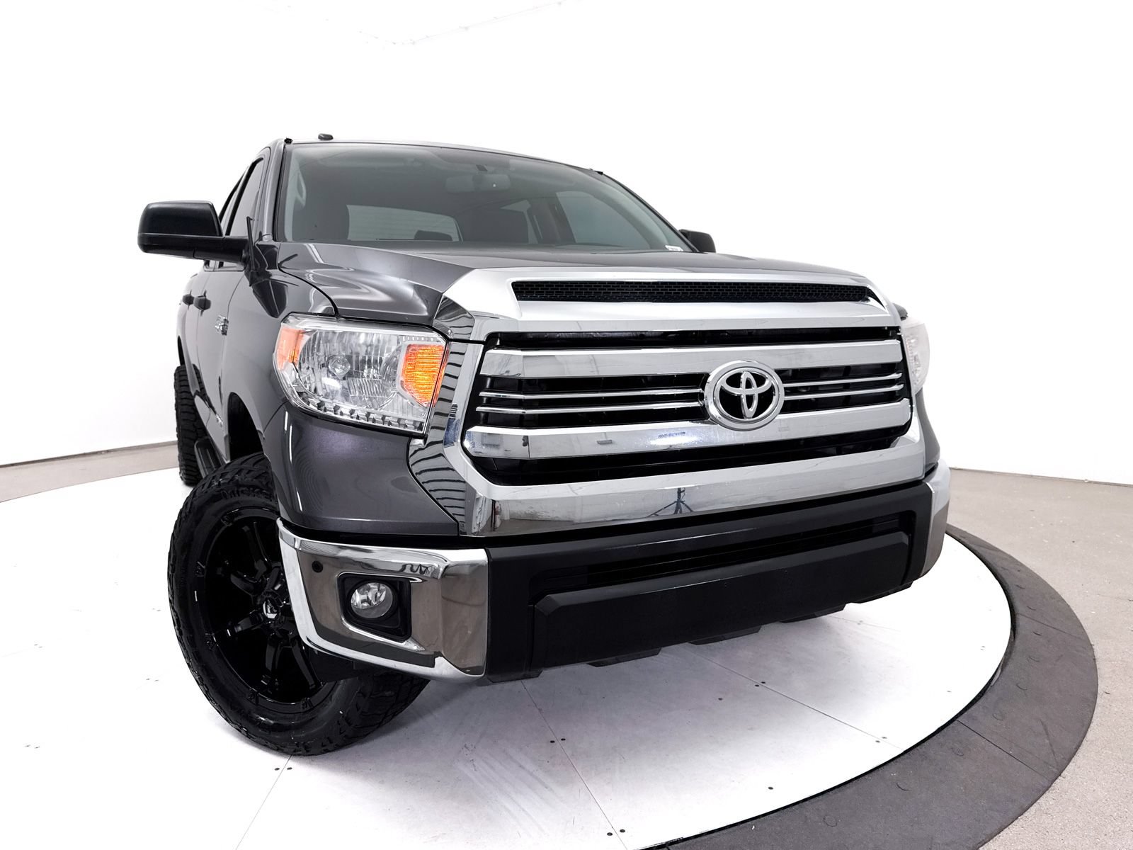 Used 2017 Toyota Tundra SR5 w/ SR5 Upgrade Package RWD image 6