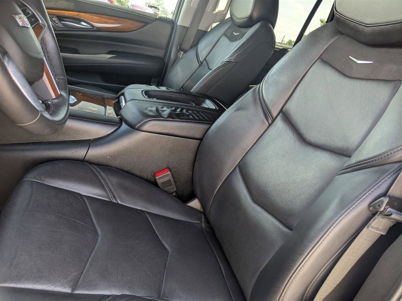 Used 2017 Cadillac Escalade Luxury AWD/4WD image 15