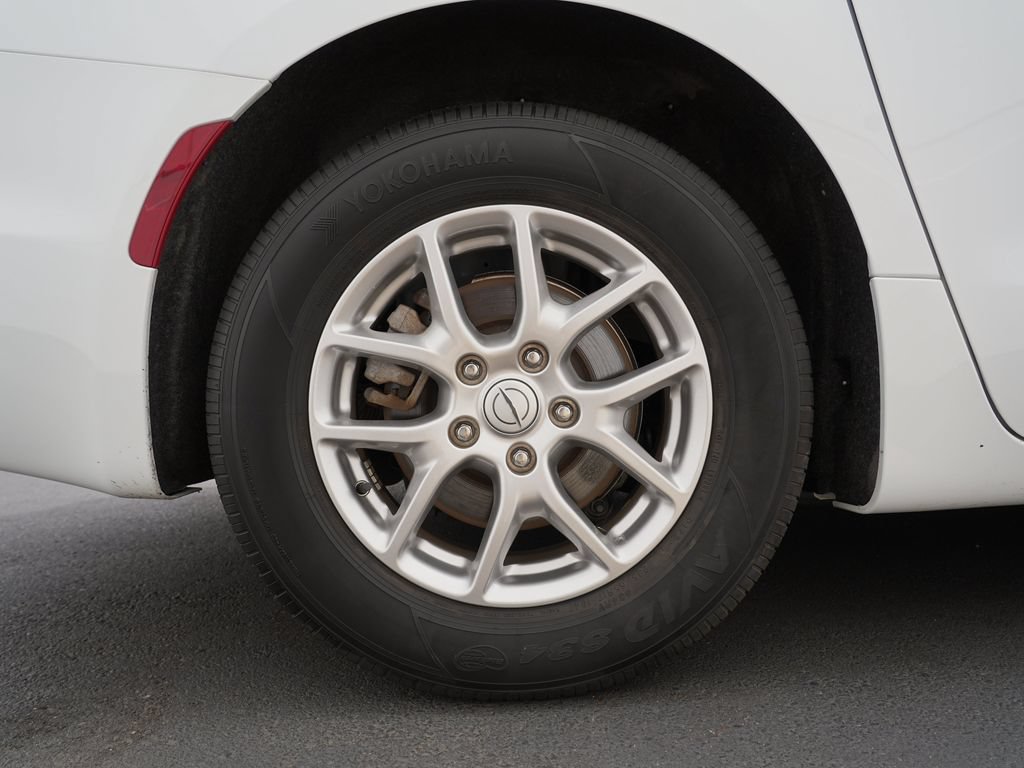 Used 2025 Chrysler Pacifica Select FWD image 31