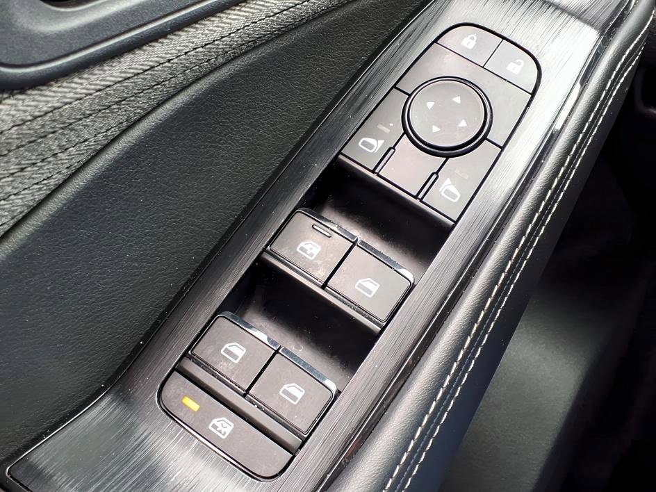 Used 2023 Nissan Rogue SV image 17