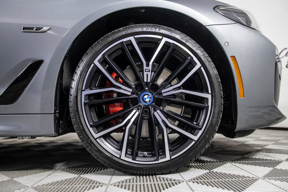 Used 2023 BMW 530e w/ M Sport Package RWD image 40
