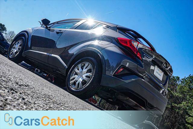 Used 2019 Toyota C-HR LE image 5