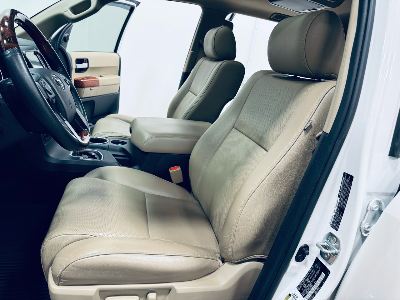 Used 2020 Toyota Sequoia Platinum image 32