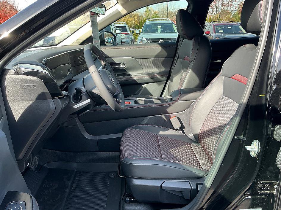 New 2026 Nissan Kicks SR image 12