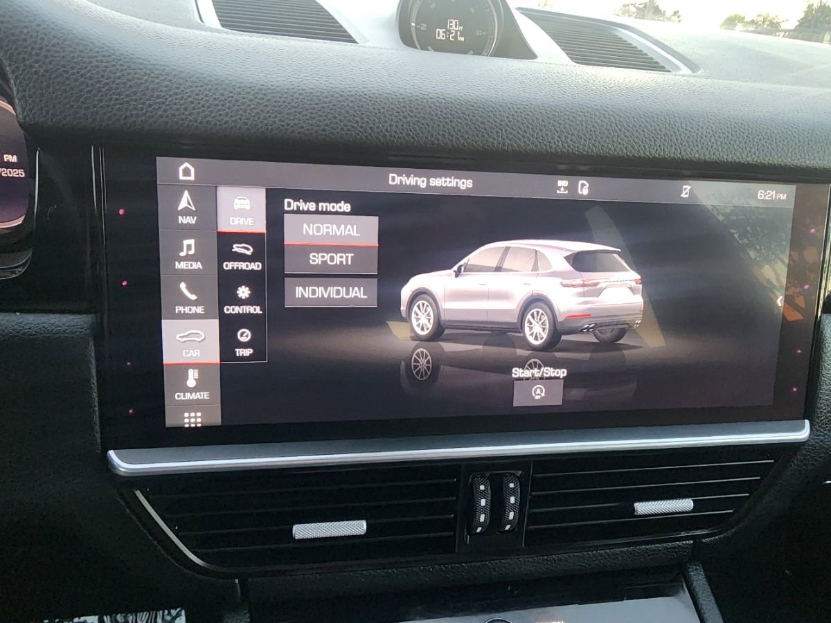 Used 2021 Porsche Cayenne image 22