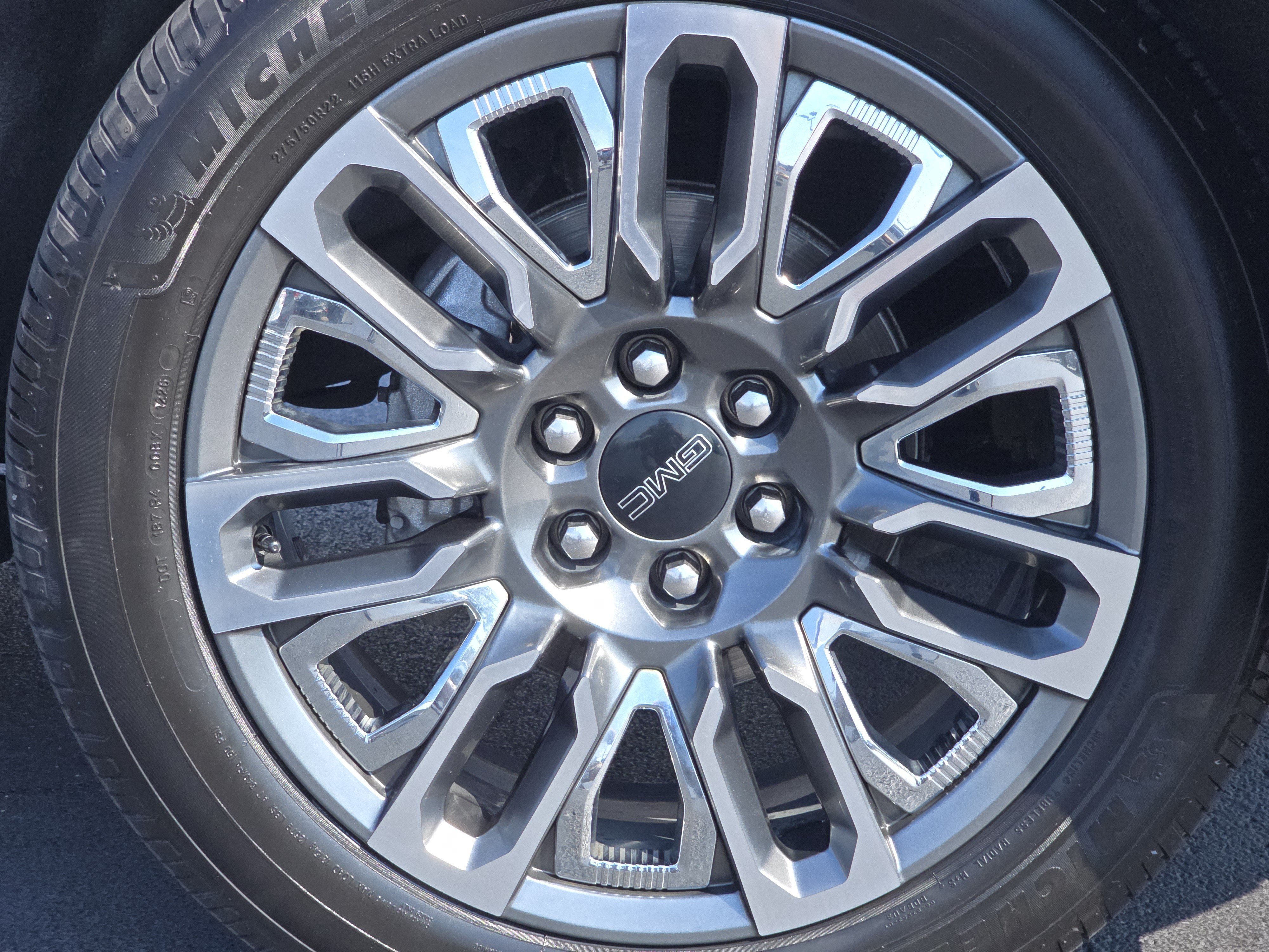 Used 2023 GMC Yukon Denali Ultimate AWD/4WD image 18