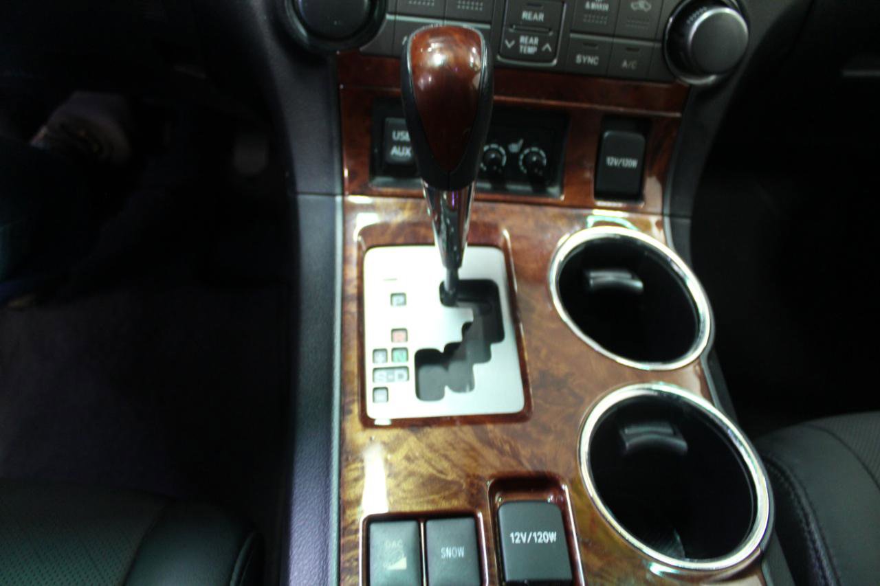Used 2011 Toyota Highlander Limited w/ Tow Pkg AWD/4WD image 18