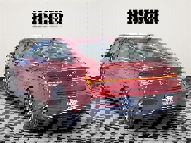 Used 2025 Hyundai Elantra Limited image 5