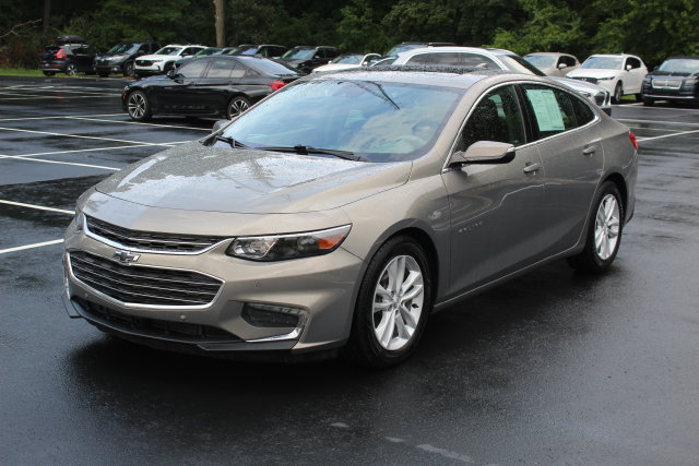 Used 2017 Chevrolet Malibu Hybrid w/ Leather Package FWD image 8