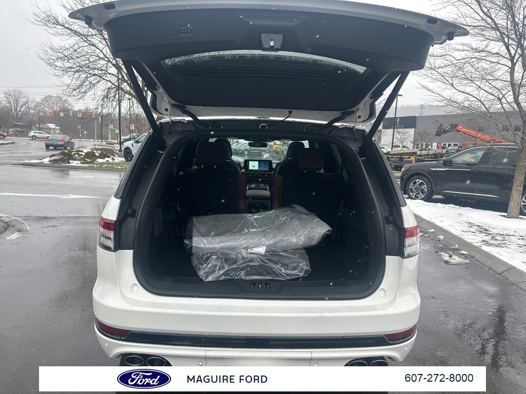 New 2026 Lincoln Aviator Reserve w/ Luxury Package image 11