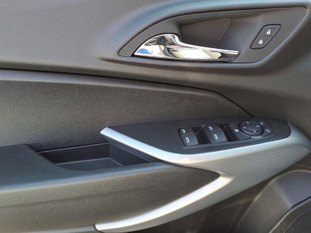 New 2026 Chevrolet Trax RS image 17