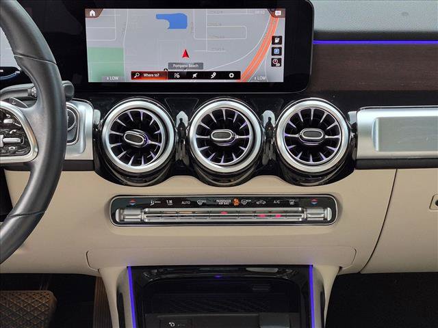 Used 2023 Mercedes-Benz EQB 300 4MATIC w/ Pinnacle Package image 10