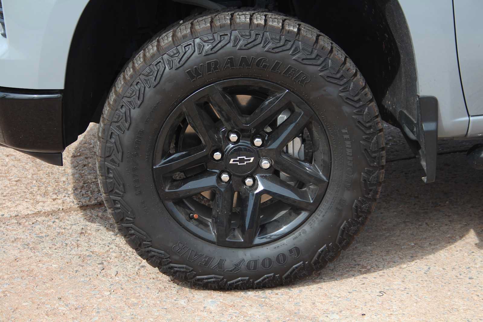 Used 2024 Chevrolet Silverado 1500 LT Trail Boss w/ Convenience Package II AWD/4WD image 19