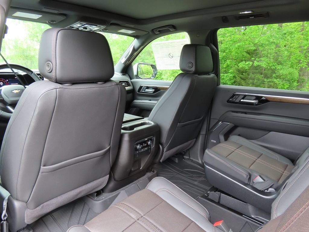 New 2026 Chevrolet Suburban High Country AWD/4WD image 27