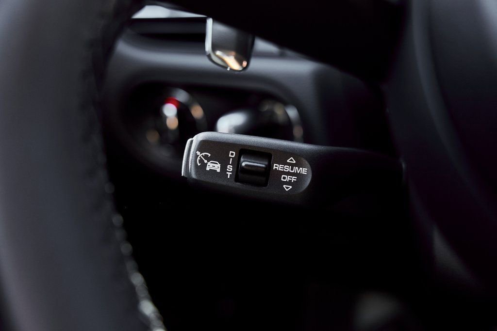 Used 2025 Porsche Macan GTS AWD/4WD image 59