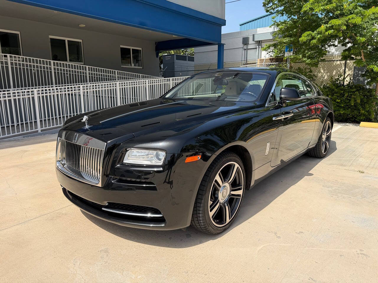 Used 2016 Rolls-Royce Wraith RWD image 2