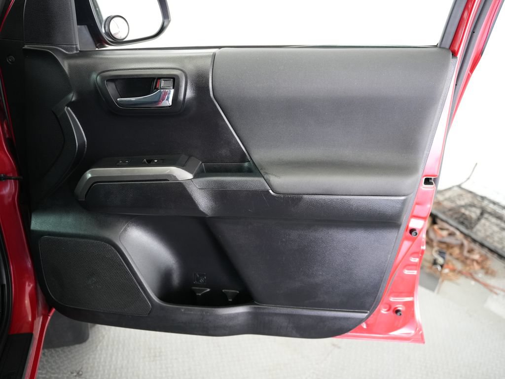 Used 2017 Toyota Tacoma TRD Sport w/ Tow Package (A/T) AWD/4WD image 49