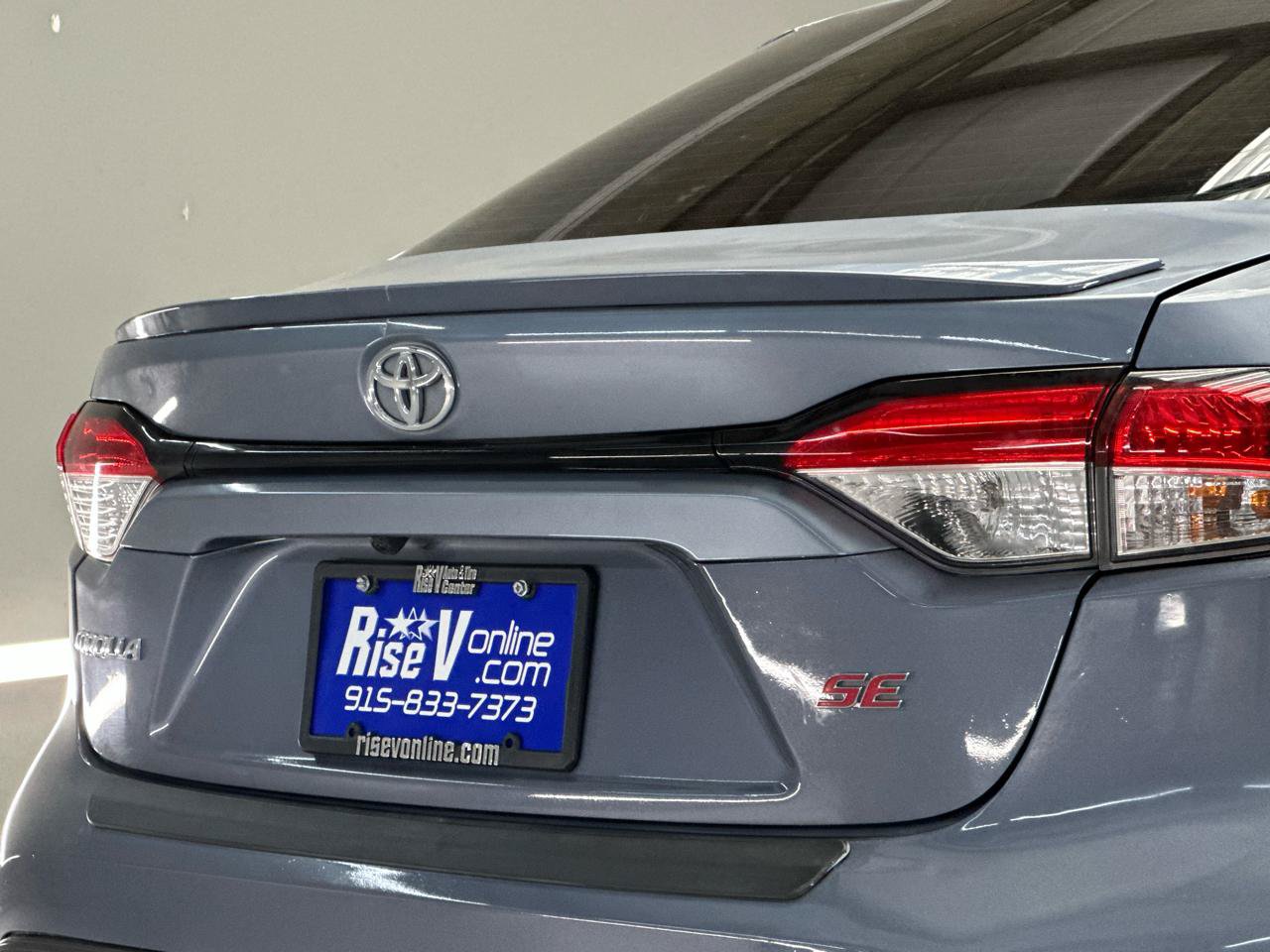 Used 2020 Toyota Corolla SE w/ Carpet Mat Package (TMS) FWD image 9