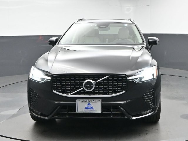 Used 2023 Volvo XC60 B6 Ultimate w/ Climate Package AWD/4WD image 3