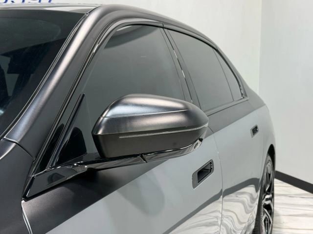 Used 2025 BMW 760i xDrive w/ Executive Package image 62