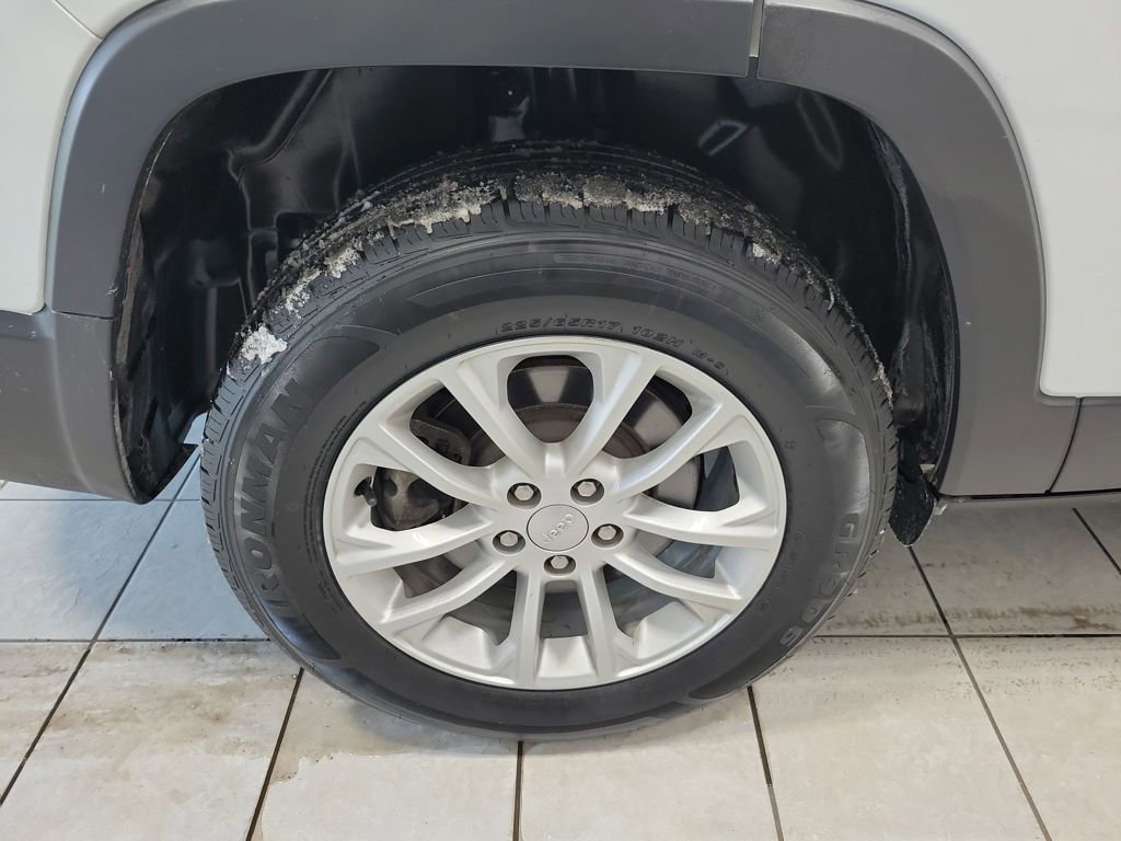 Used 2022 Jeep Cherokee Latitude Lux w/ Sun & Sound Group image 47