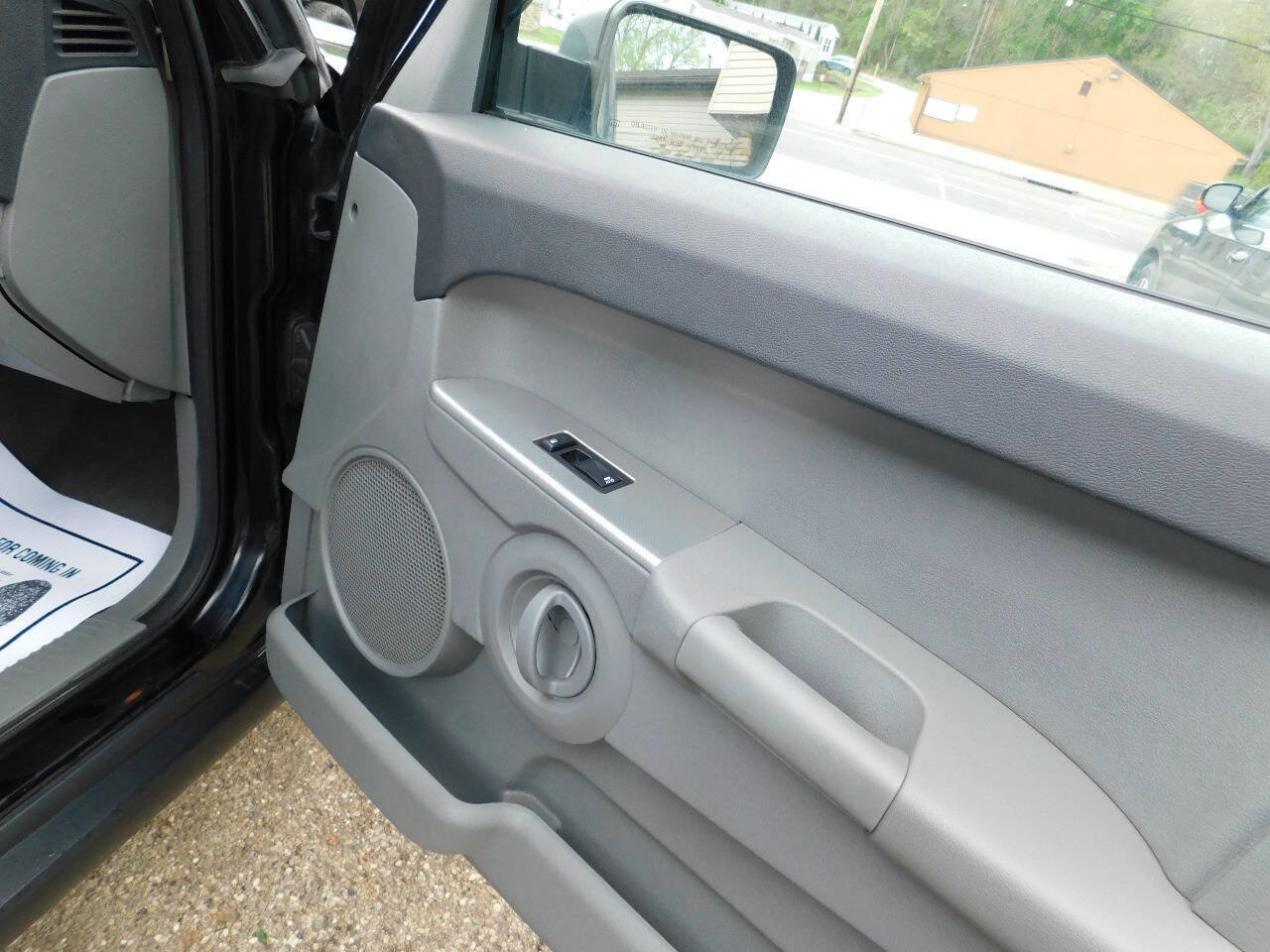 Used 2006 Jeep Commander 4WD w/ Popular Equipment Group image 22