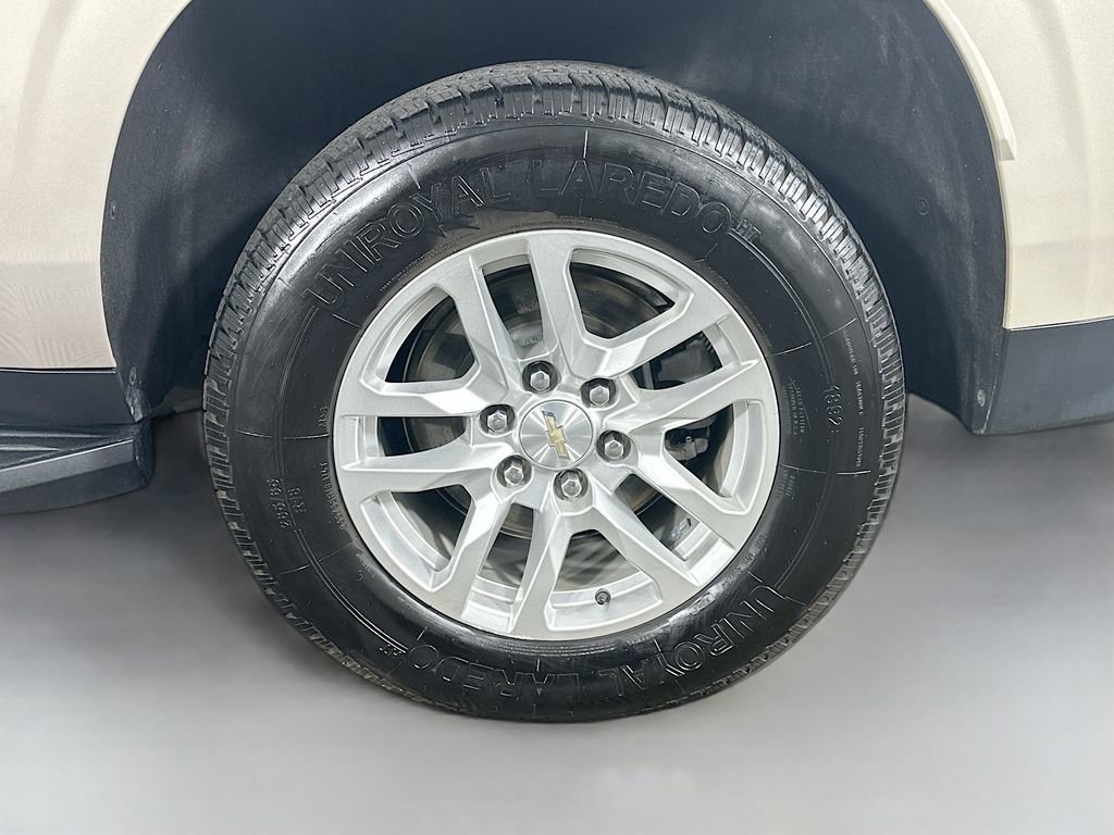 Used 2023 Chevrolet Suburban LT image 35