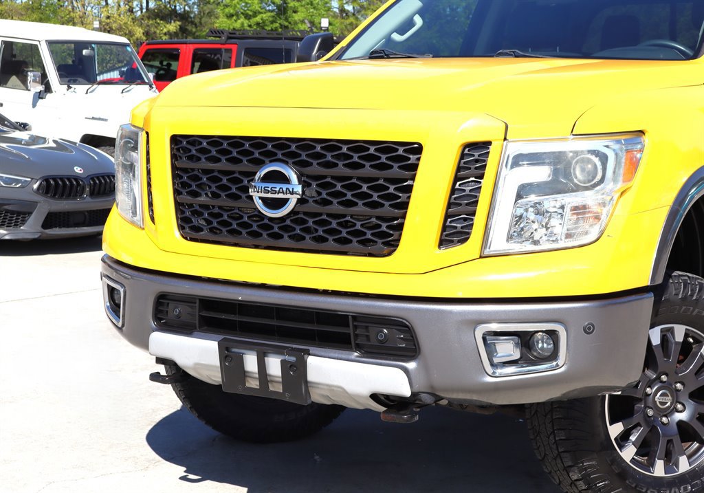 Used 2016 Nissan Titan PRO-4X AWD/4WD image 12